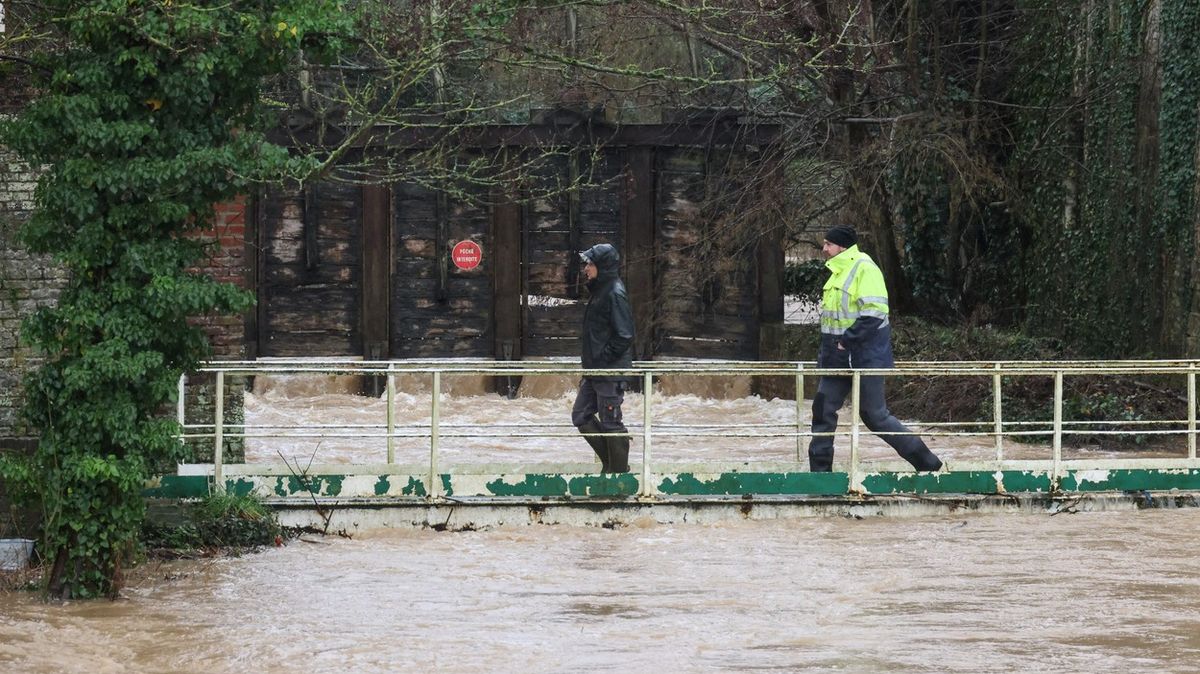 Francie bojuje s povodněmi. Česko posílá hasiče s pomocí